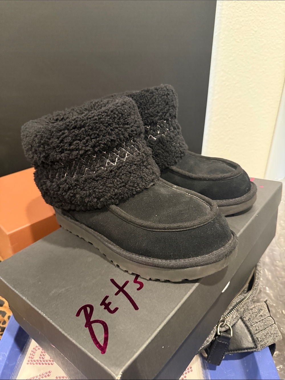 UGG Black braid mini Black Shearling Cuff Suede Winter Boots size 7